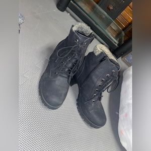 Black boots 7.5